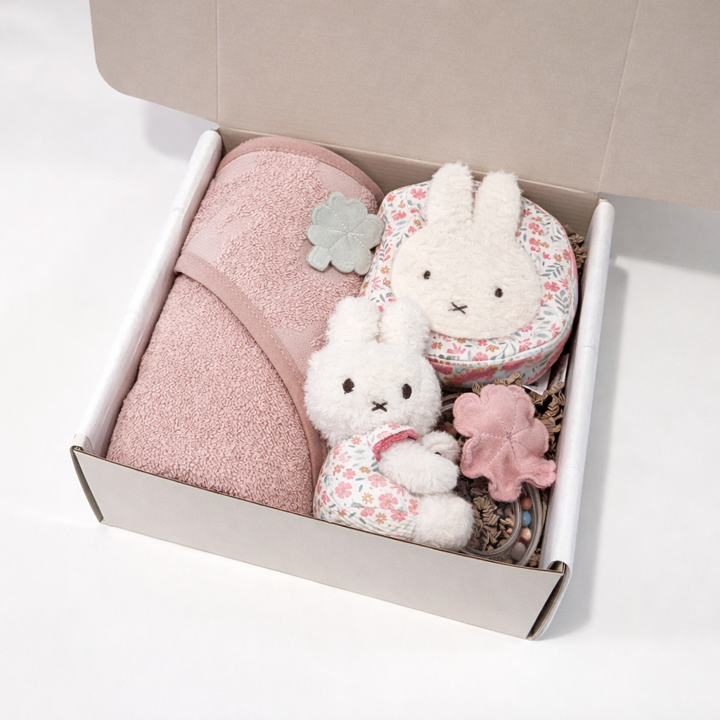 Kraamcadeau - Cadeaubox x Nijnjte Lucky blossom geboortecadeau met naam