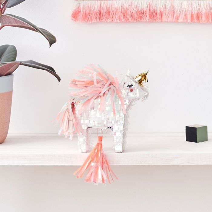 Meri Meri Pinata Unicorn party