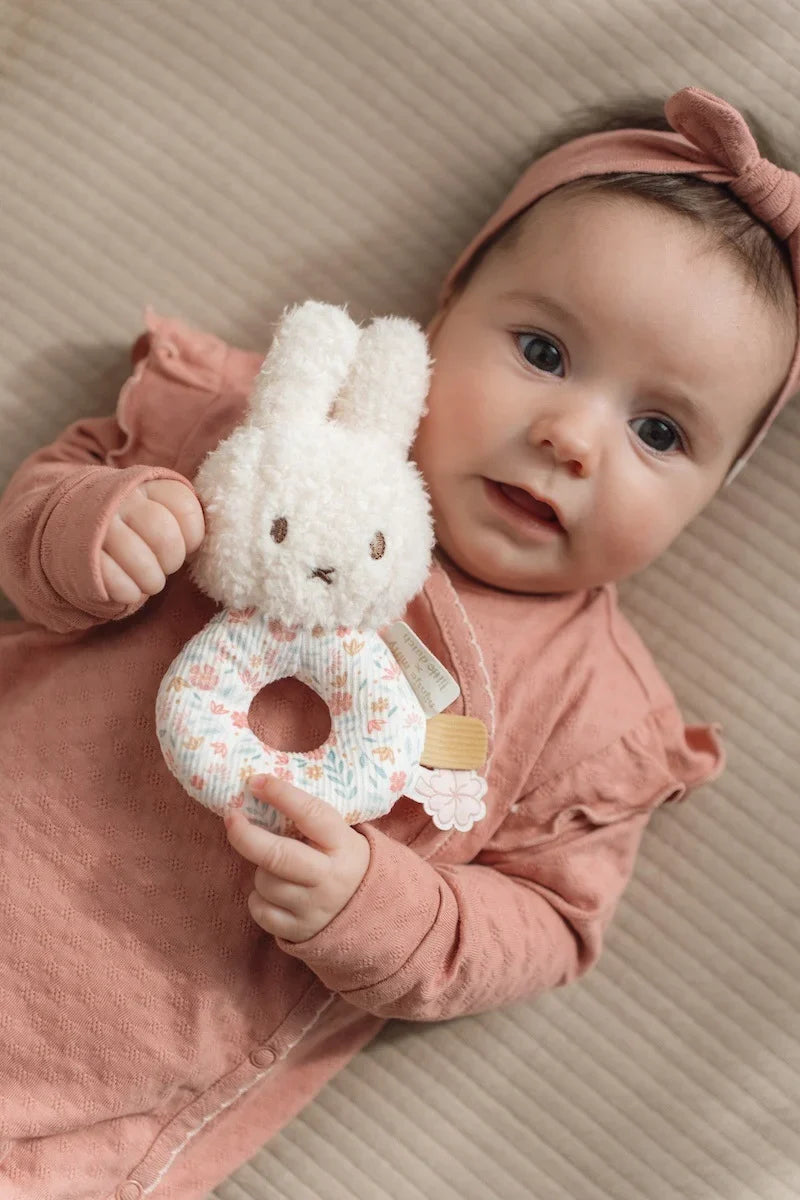 Kraamcadeau - Cadeaubox x Nijntje Lucky blossom badcape naif