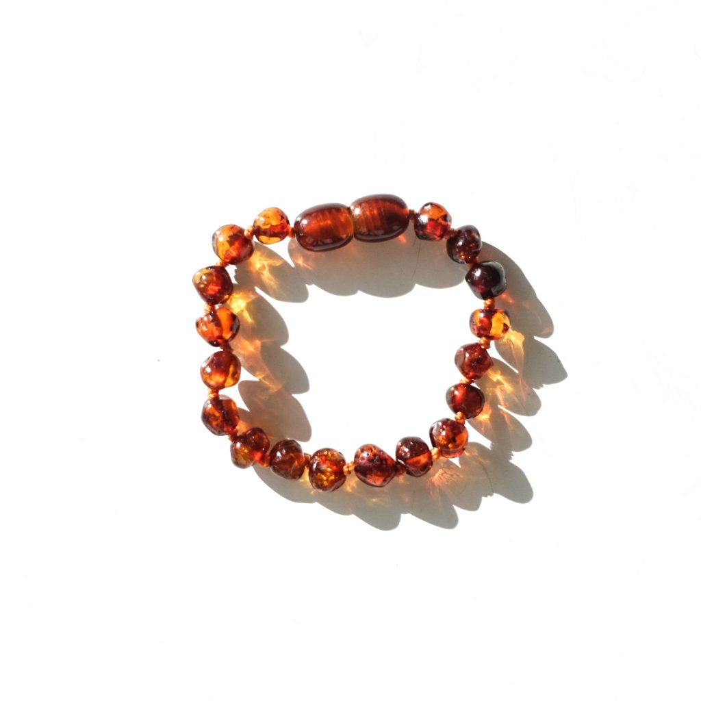 mayli_jewelry_amberkleurige_baby_armband_cognac_www.solief.nl